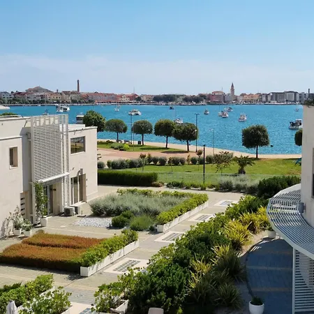 Lux Seaview